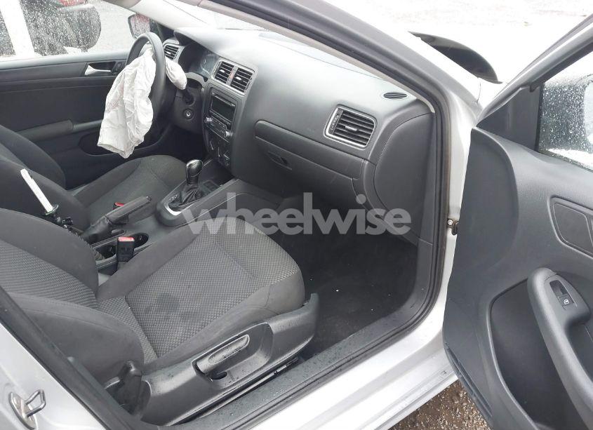 Photo 5 of 2012 Volkswagen Jetta 2.0L S (VIN 3VW2K7AJ0CM370334)