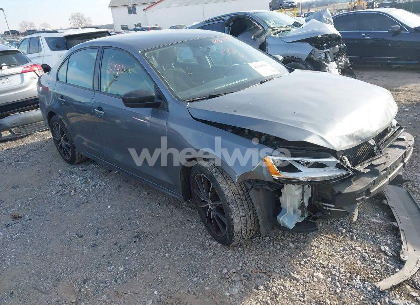 2013 Volkswagen Jetta 2.0L S (VIN 3VW2K7AJ0DM201593) main photo