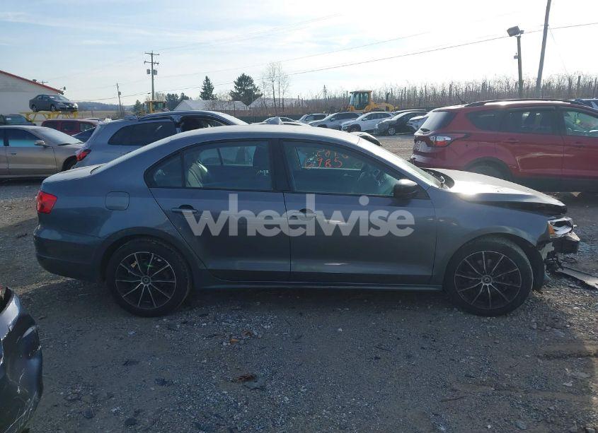 Photo 13 of 2013 Volkswagen Jetta 2.0L S (VIN 3VW2K7AJ0DM201593)