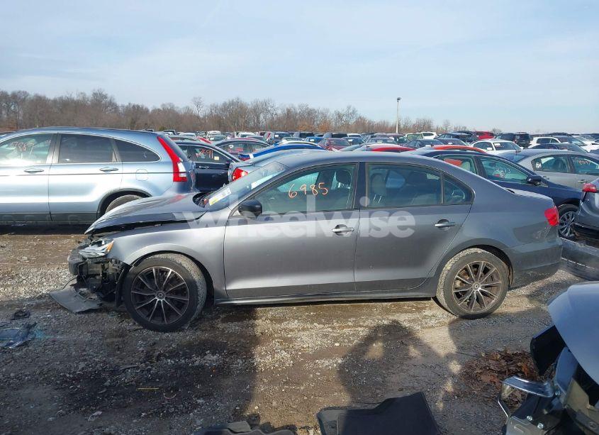 Photo 14 of 2013 Volkswagen Jetta 2.0L S (VIN 3VW2K7AJ0DM201593)