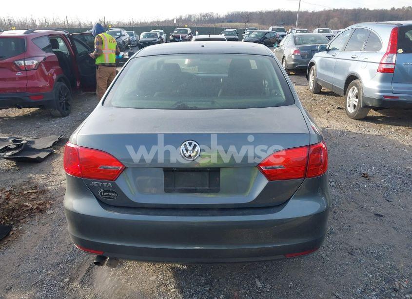 Photo 16 of 2013 Volkswagen Jetta 2.0L S (VIN 3VW2K7AJ0DM201593)