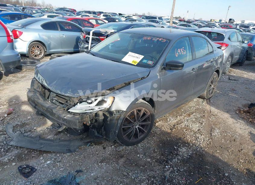 Photo 2 of 2013 Volkswagen Jetta 2.0L S (VIN 3VW2K7AJ0DM201593)