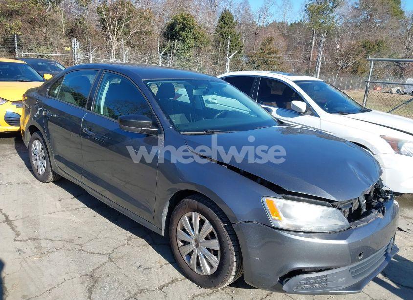 2013 Volkswagen Jetta 2.0L S (VIN 3VW2K7AJ0DM207328) main photo