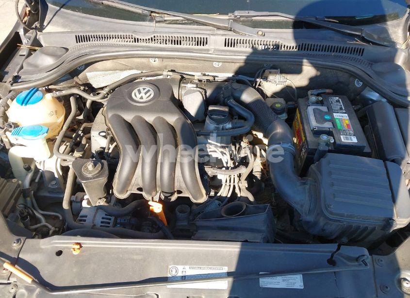 Photo 10 of 2013 Volkswagen Jetta 2.0L S (VIN 3VW2K7AJ0DM207328)
