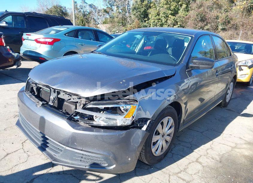 Photo 2 of 2013 Volkswagen Jetta 2.0L S (VIN 3VW2K7AJ0DM207328)