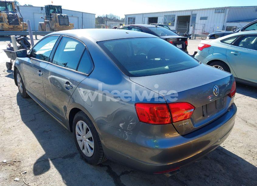 Photo 3 of 2013 Volkswagen Jetta 2.0L S (VIN 3VW2K7AJ0DM207328)
