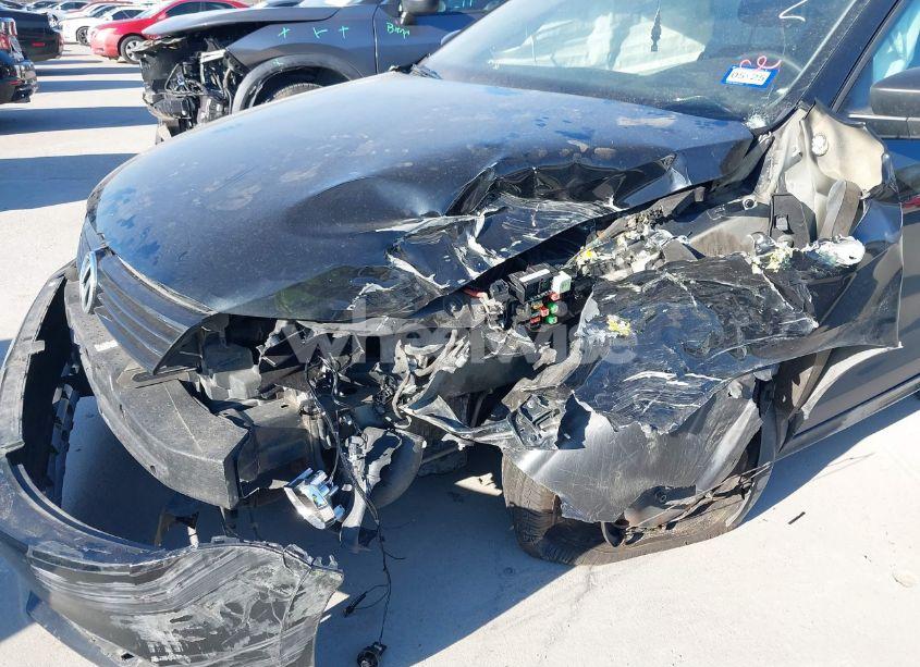 Photo 6 of 2013 Volkswagen Jetta 2.0L S (VIN 3VW2K7AJ0DM254696)