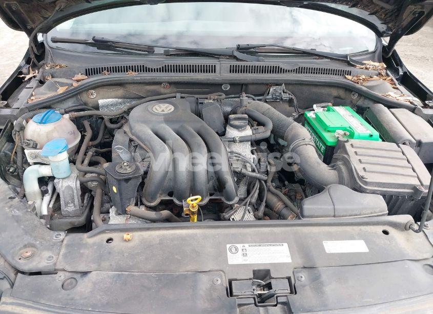 Photo 10 of 2013 Volkswagen Jetta 2.0L S (VIN 3VW2K7AJ0DM255248)