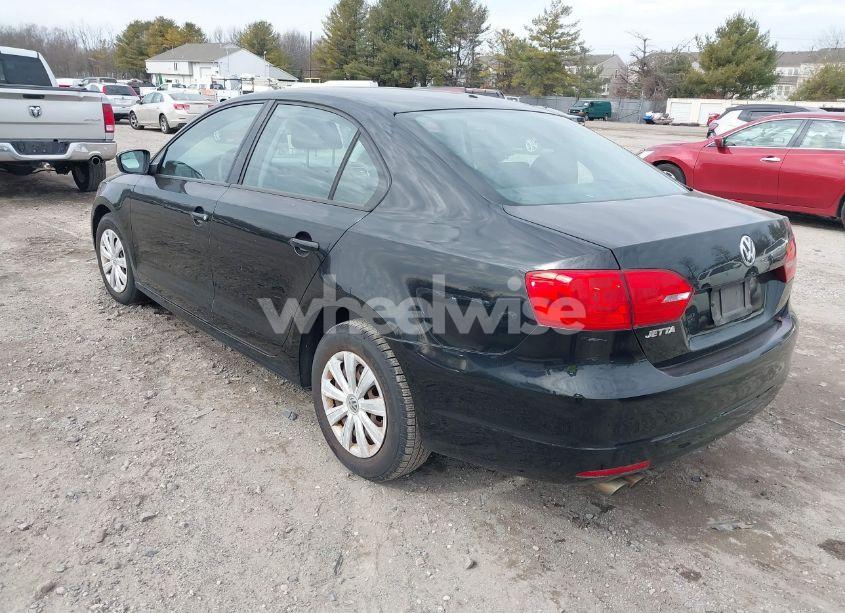 Photo 3 of 2013 Volkswagen Jetta 2.0L S (VIN 3VW2K7AJ0DM255248)