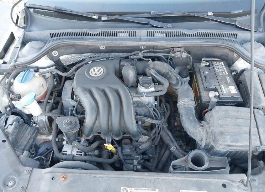 Photo 10 of 2013 Volkswagen Jetta 2.0L S (VIN 3VW2K7AJ0DM371386)
