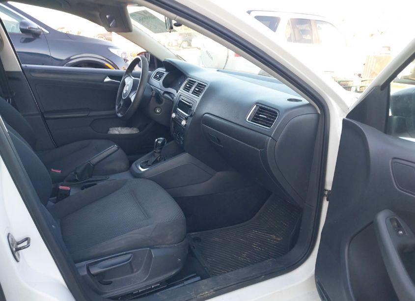 Photo 5 of 2013 Volkswagen Jetta 2.0L S (VIN 3VW2K7AJ0DM371386)