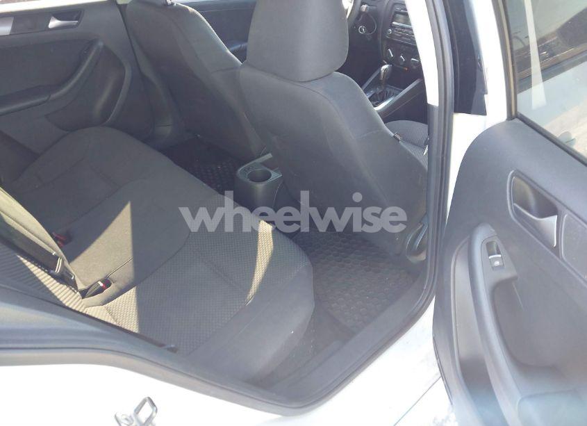 Photo 8 of 2013 Volkswagen Jetta 2.0L S (VIN 3VW2K7AJ0DM372893)