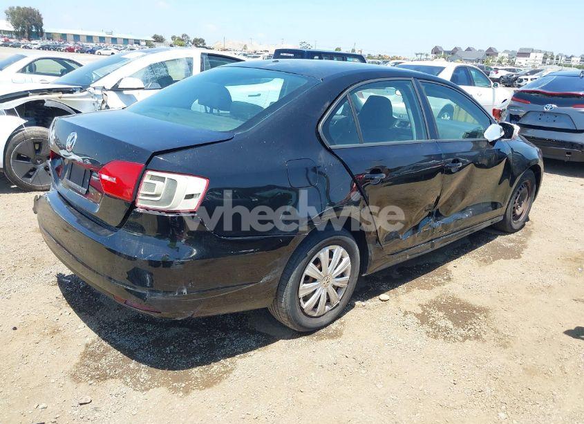 Photo 4 of 2013 Volkswagen Jetta 2.0L S (VIN 3VW2K7AJ0DM391847)