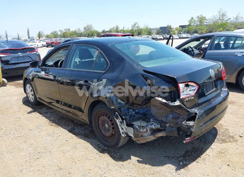 Photo 6 of 2013 Volkswagen Jetta 2.0L S (VIN 3VW2K7AJ0DM391847)