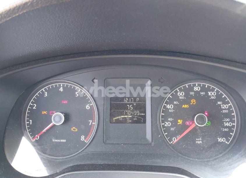 Photo 7 of 2013 Volkswagen Jetta 2.0L S (VIN 3VW2K7AJ0DM391847)