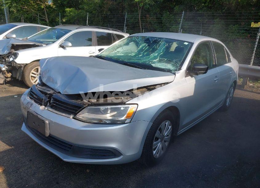 Photo 2 of 2014 Volkswagen Jetta 2.0L S (VIN 3VW2K7AJ0EM232392)