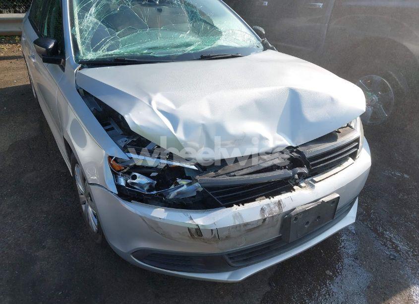 Photo 6 of 2014 Volkswagen Jetta 2.0L S (VIN 3VW2K7AJ0EM232392)