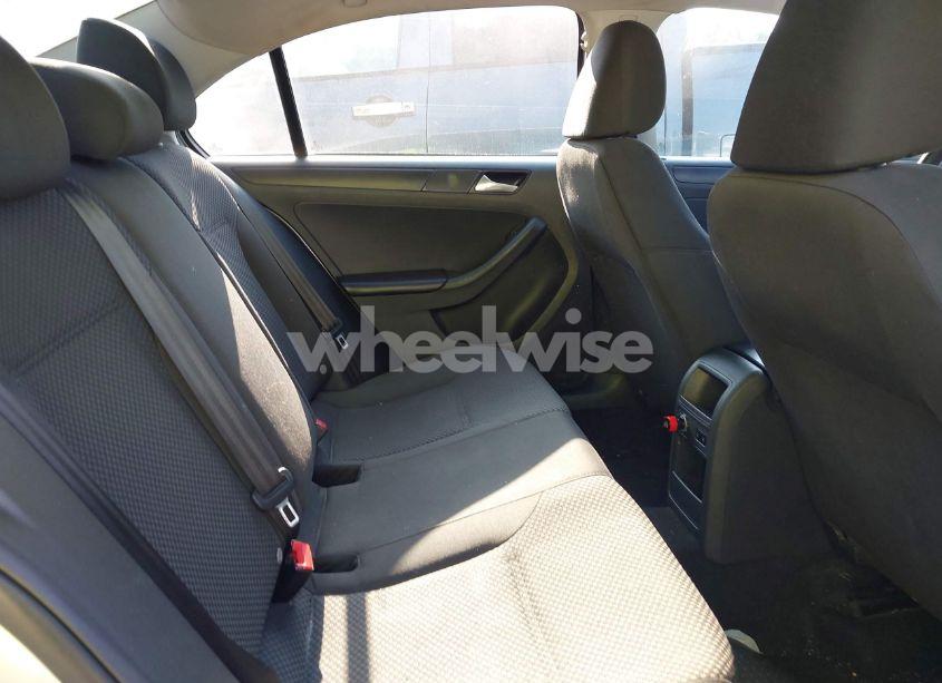 Photo 8 of 2014 Volkswagen Jetta 2.0L S (VIN 3VW2K7AJ0EM232392)