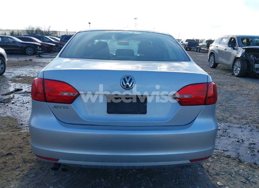 Photo 15 of 2014 Volkswagen Jetta 2.0L S (VIN 3VW2K7AJ0EM249497)