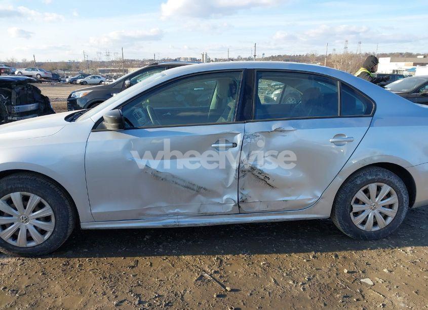 Photo 16 of 2014 Volkswagen Jetta 2.0L S (VIN 3VW2K7AJ0EM249497)