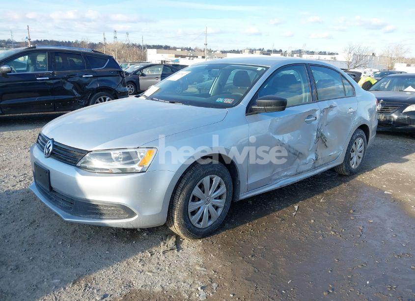 Photo 2 of 2014 Volkswagen Jetta 2.0L S (VIN 3VW2K7AJ0EM249497)