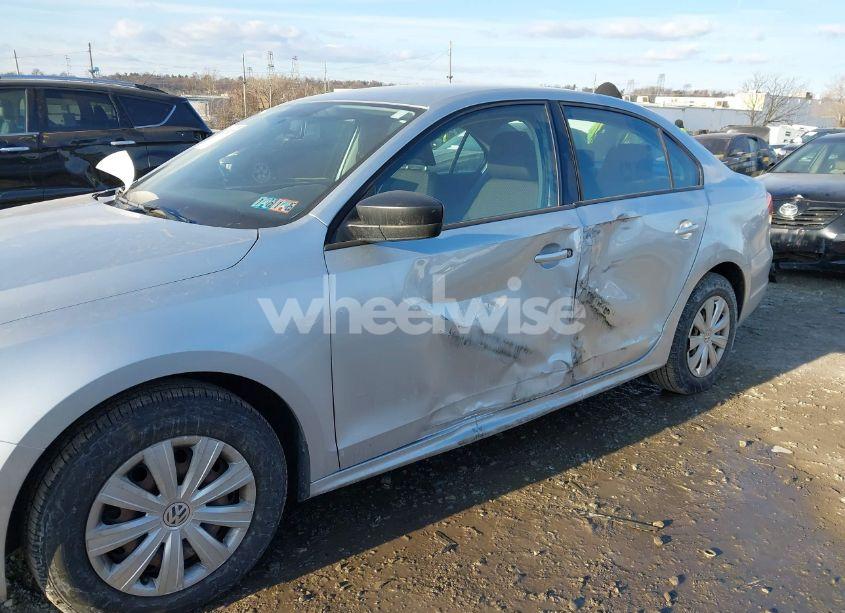 Photo 6 of 2014 Volkswagen Jetta 2.0L S (VIN 3VW2K7AJ0EM249497)