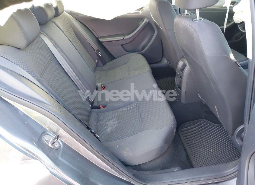 Photo 8 of 2014 Volkswagen Jetta 2.0L S (VIN 3VW2K7AJ0EM312498)