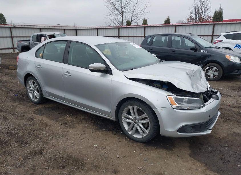 2014 Volkswagen Jetta 2.0L S (VIN 3VW2K7AJ0EM352662) main photo