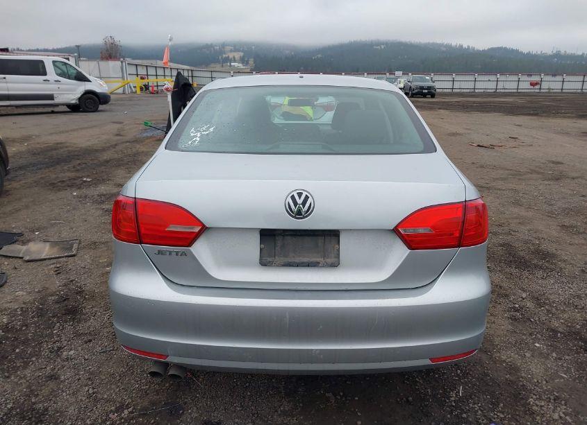 Photo 16 of 2014 Volkswagen Jetta 2.0L S (VIN 3VW2K7AJ0EM352662)