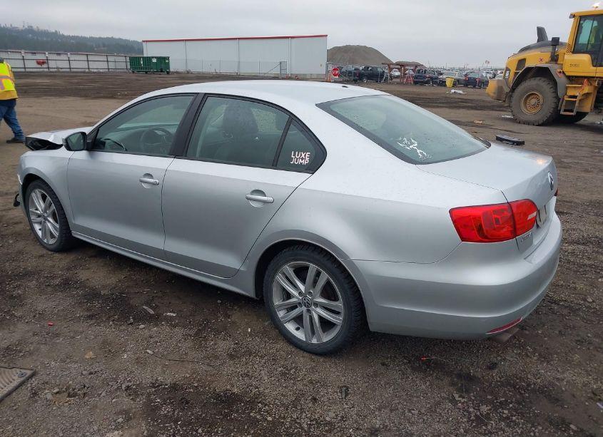 Photo 3 of 2014 Volkswagen Jetta 2.0L S (VIN 3VW2K7AJ0EM352662)