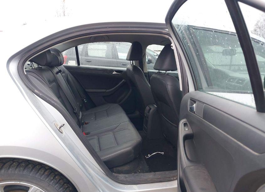 Photo 8 of 2014 Volkswagen Jetta 2.0L S (VIN 3VW2K7AJ0EM352662)