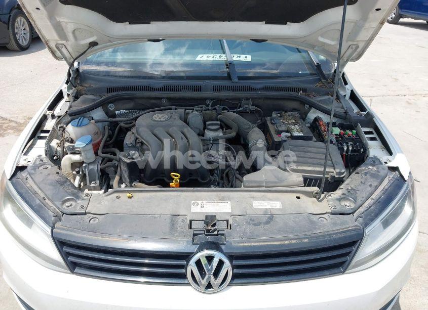 Photo 10 of 2014 Volkswagen Jetta 2.0L S (VIN 3VW2K7AJ0EM376038)