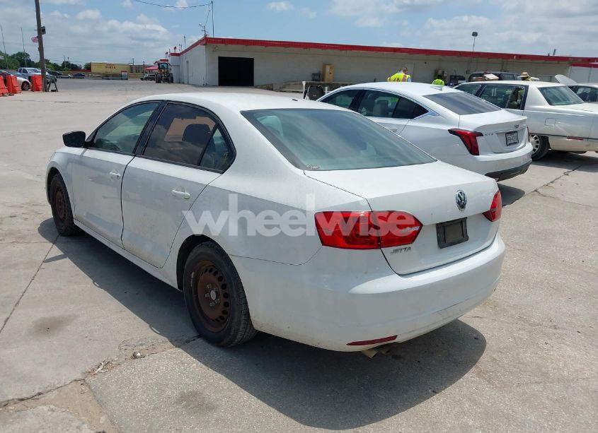 Photo 3 of 2014 Volkswagen Jetta 2.0L S (VIN 3VW2K7AJ0EM376038)