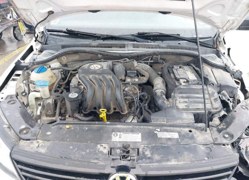 Photo 10 of 2014 Volkswagen Jetta 2.0L S (VIN 3VW2K7AJ0EM387539)
