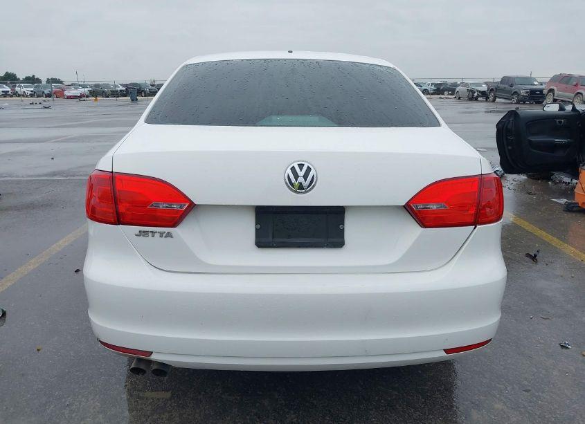 Photo 16 of 2014 Volkswagen Jetta 2.0L S (VIN 3VW2K7AJ0EM387539)