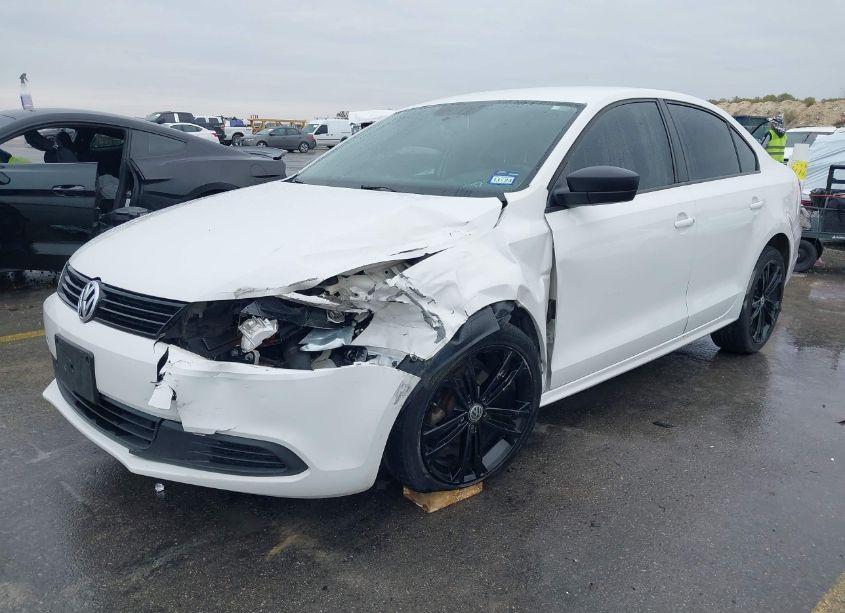 Photo 2 of 2014 Volkswagen Jetta 2.0L S (VIN 3VW2K7AJ0EM387539)