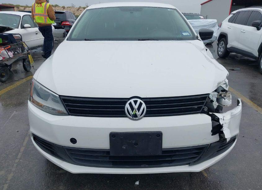 Photo 6 of 2014 Volkswagen Jetta 2.0L S (VIN 3VW2K7AJ0EM387539)