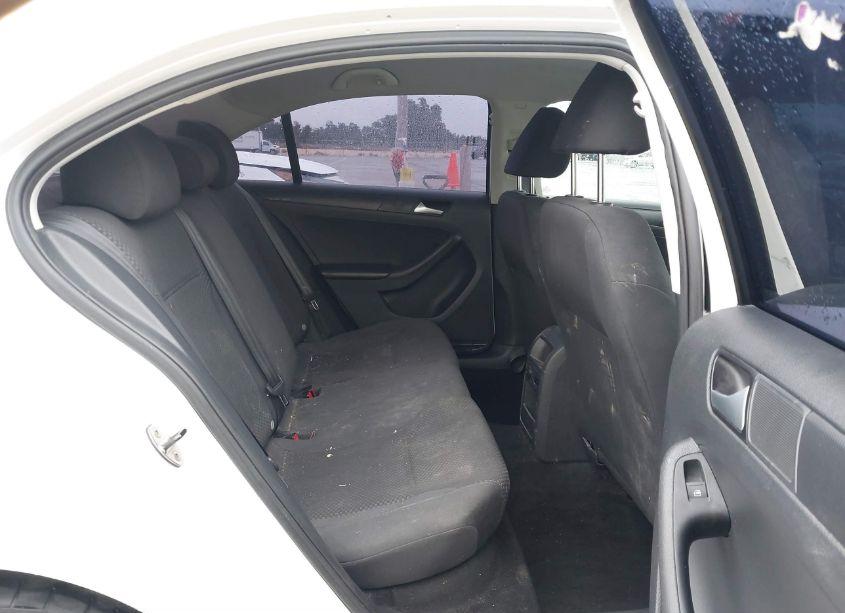 Photo 8 of 2014 Volkswagen Jetta 2.0L S (VIN 3VW2K7AJ0EM387539)