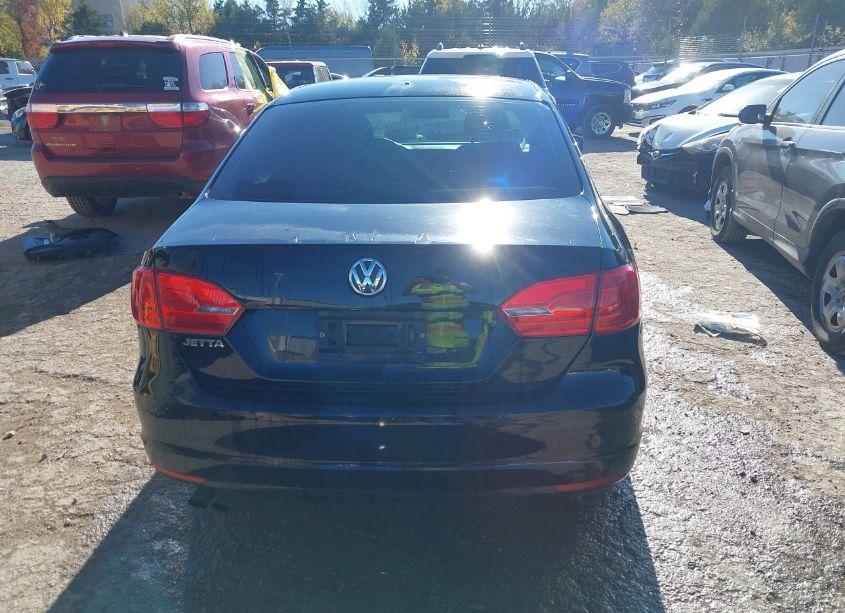 Photo 16 of 2014 Volkswagen Jetta 2.0L S (VIN 3VW2K7AJ0EM437369)