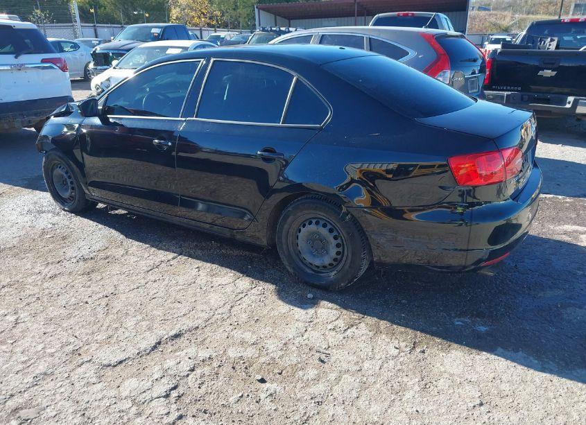 Photo 3 of 2014 Volkswagen Jetta 2.0L S (VIN 3VW2K7AJ0EM437369)