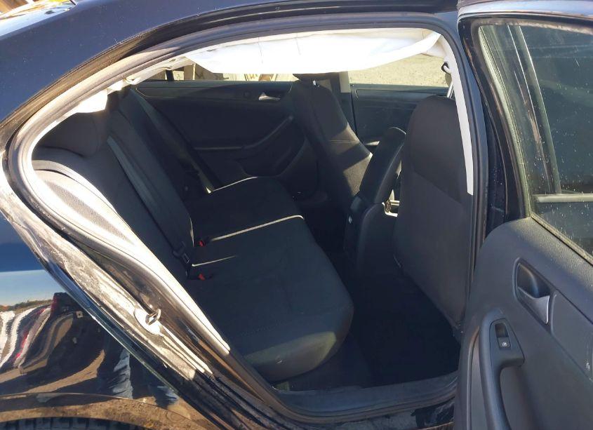 Photo 8 of 2014 Volkswagen Jetta 2.0L S (VIN 3VW2K7AJ0EM437369)