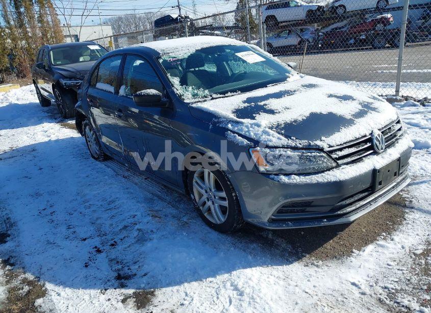2015 Volkswagen Jetta 2.0L S (VIN 3VW2K7AJ0FM241160) main photo