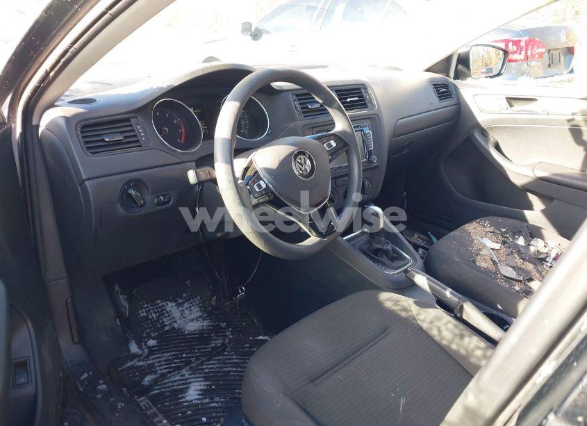 Photo 5 of 2015 Volkswagen Jetta 2.0L S (VIN 3VW2K7AJ0FM241160)