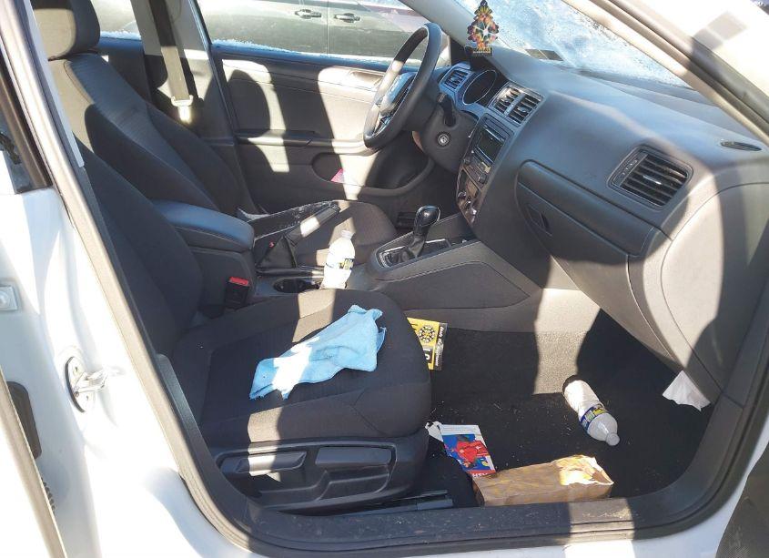 Photo 5 of 2015 Volkswagen Jetta 2.0L S (VIN 3VW2K7AJ0FM243345)