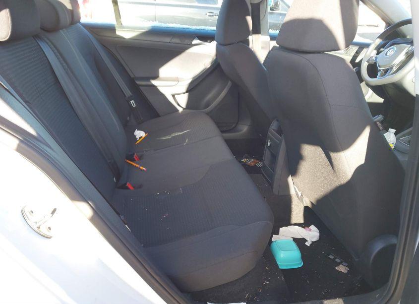 Photo 8 of 2015 Volkswagen Jetta 2.0L S (VIN 3VW2K7AJ0FM243345)