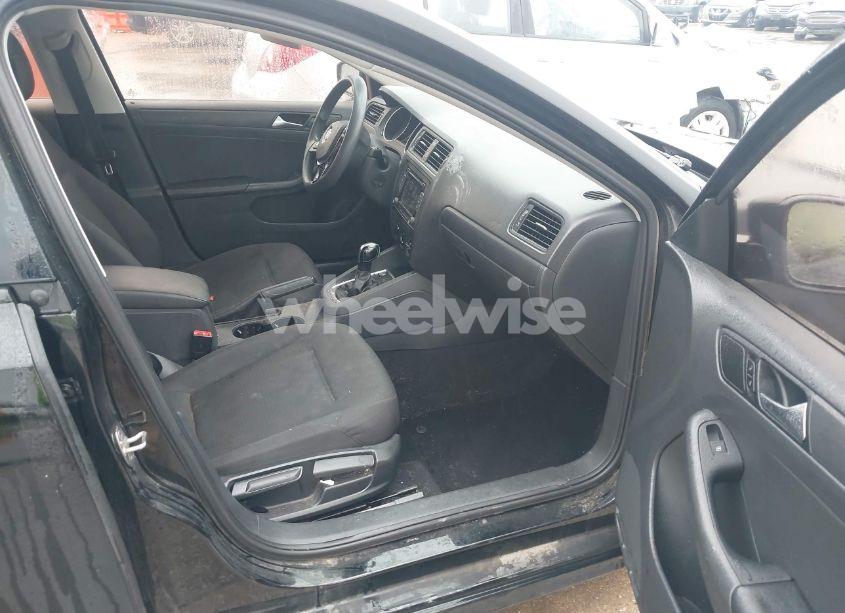 Photo 5 of 2015 Volkswagen Jetta 2.0L S (VIN 3VW2K7AJ0FM290276)