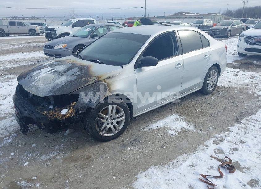 Photo 2 of 2015 Volkswagen Jetta 2.0L S (VIN 3VW2K7AJ0FM355000)