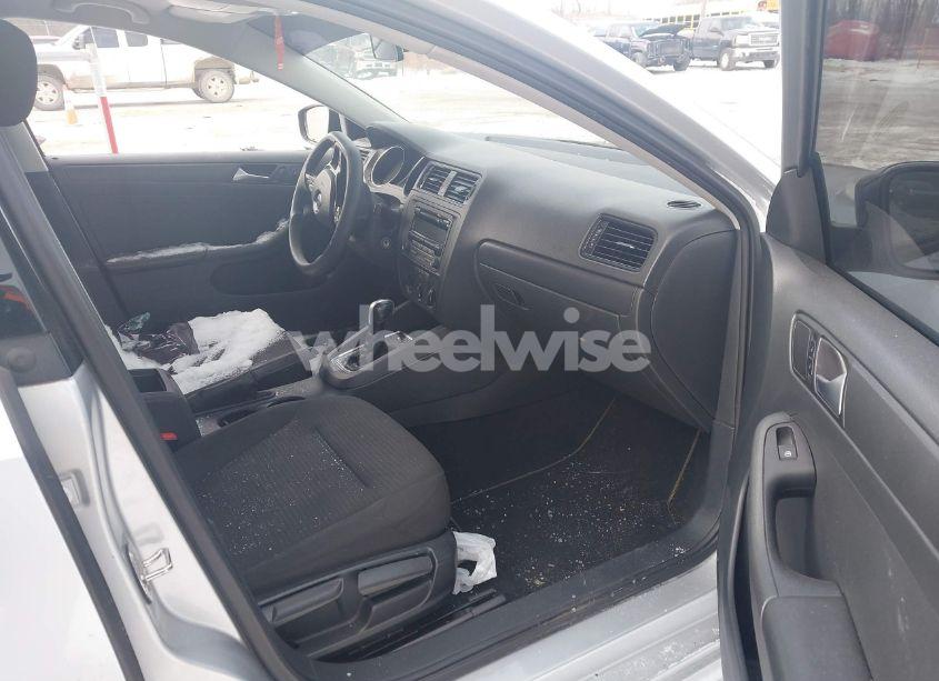 Photo 5 of 2015 Volkswagen Jetta 2.0L S (VIN 3VW2K7AJ0FM355000)