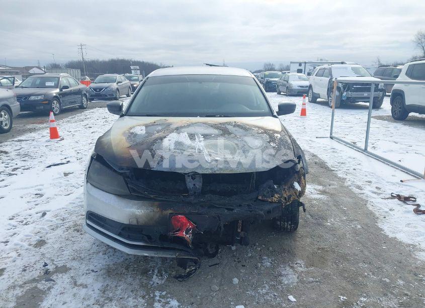 Photo 6 of 2015 Volkswagen Jetta 2.0L S (VIN 3VW2K7AJ0FM355000)