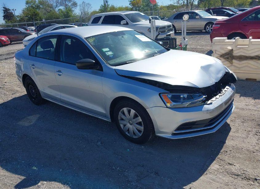 2015 Volkswagen Jetta 2.0L S (VIN 3VW2K7AJ0FM421819) main photo